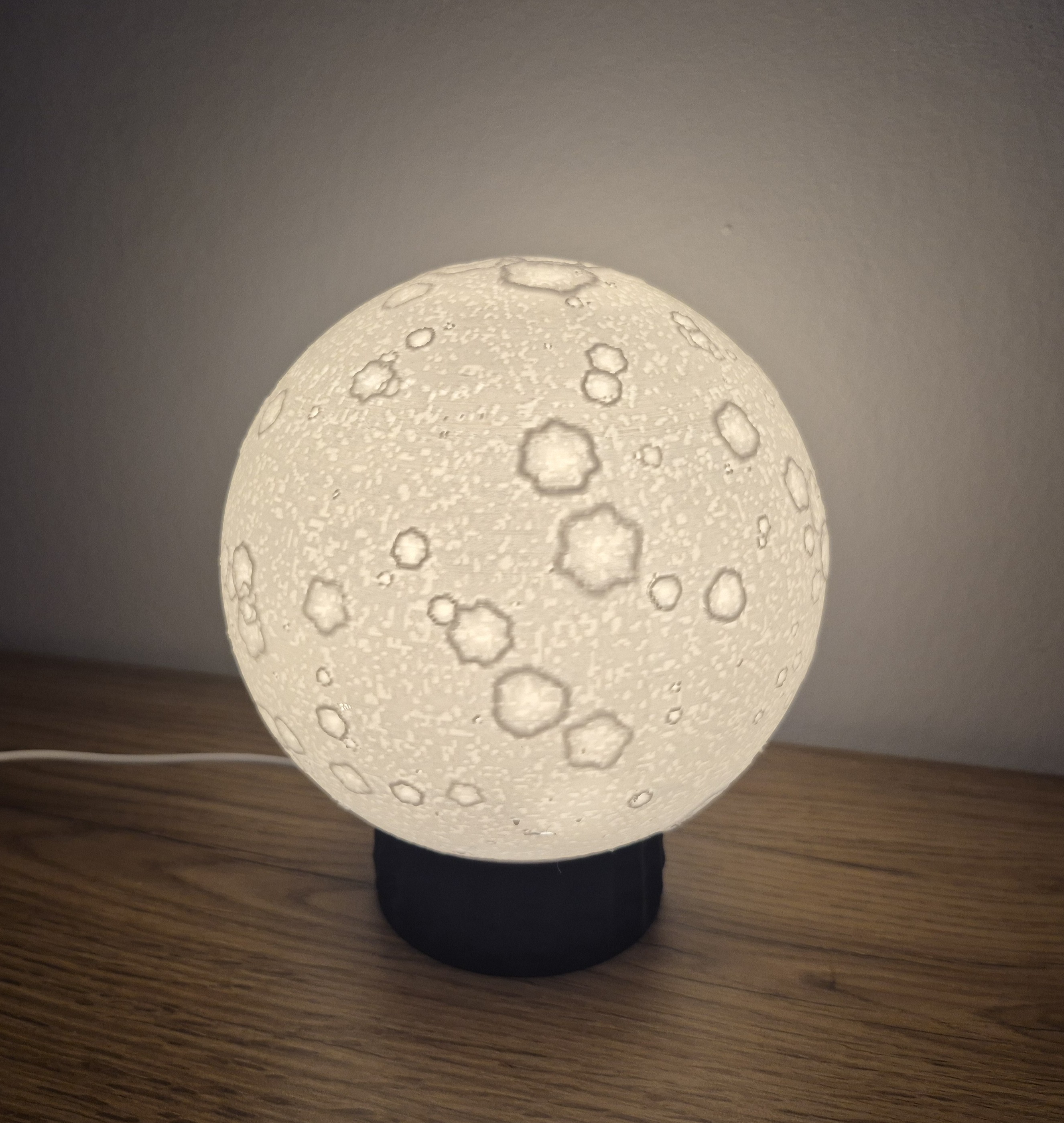 Lampe à poser lunaire